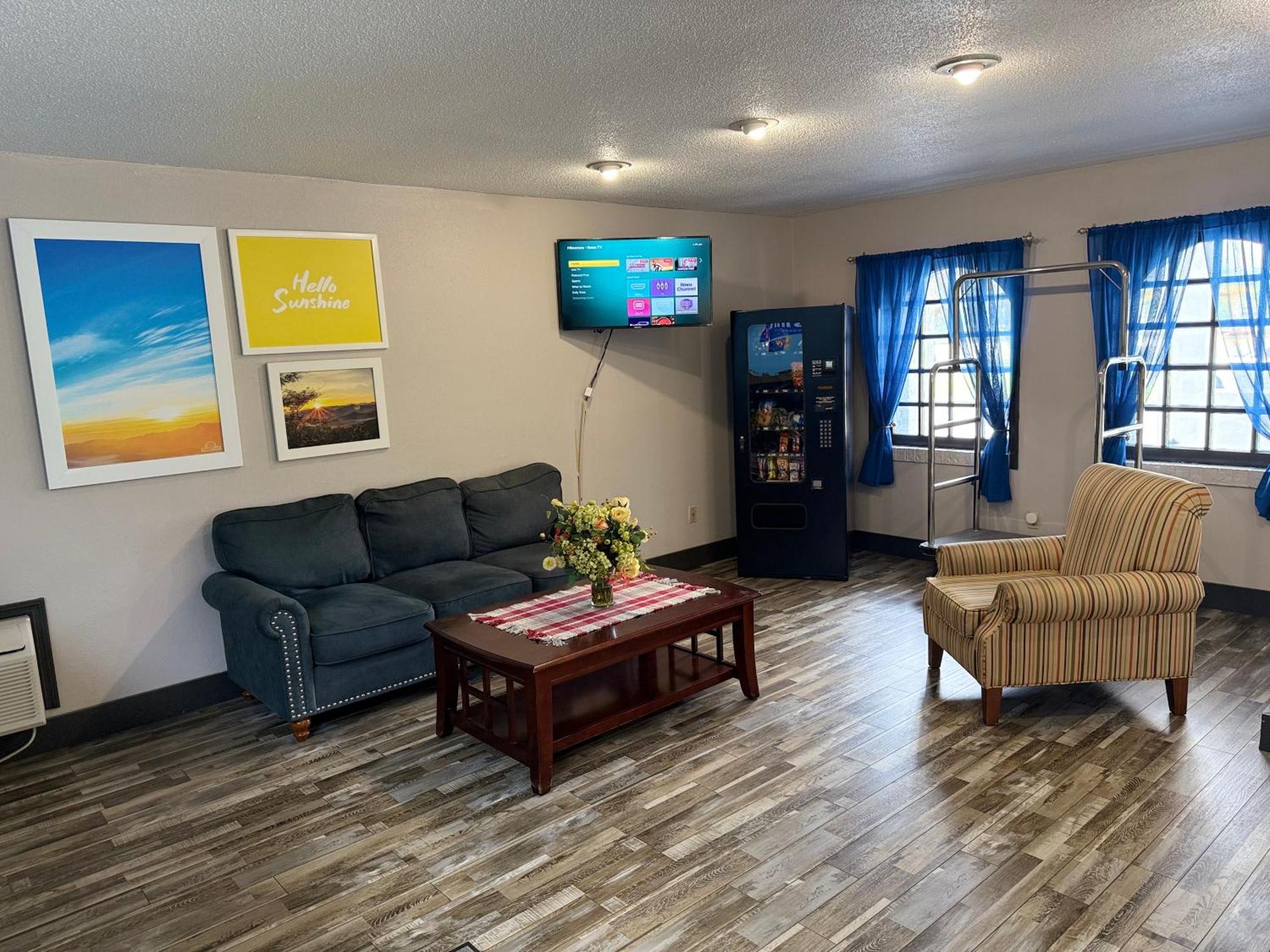 Days Inn By Wyndham Harriman Экстерьер фото